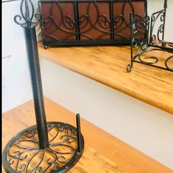 SLAH Estate Iron Collection Paper Towel Holder EUC - Picture 1 of 5